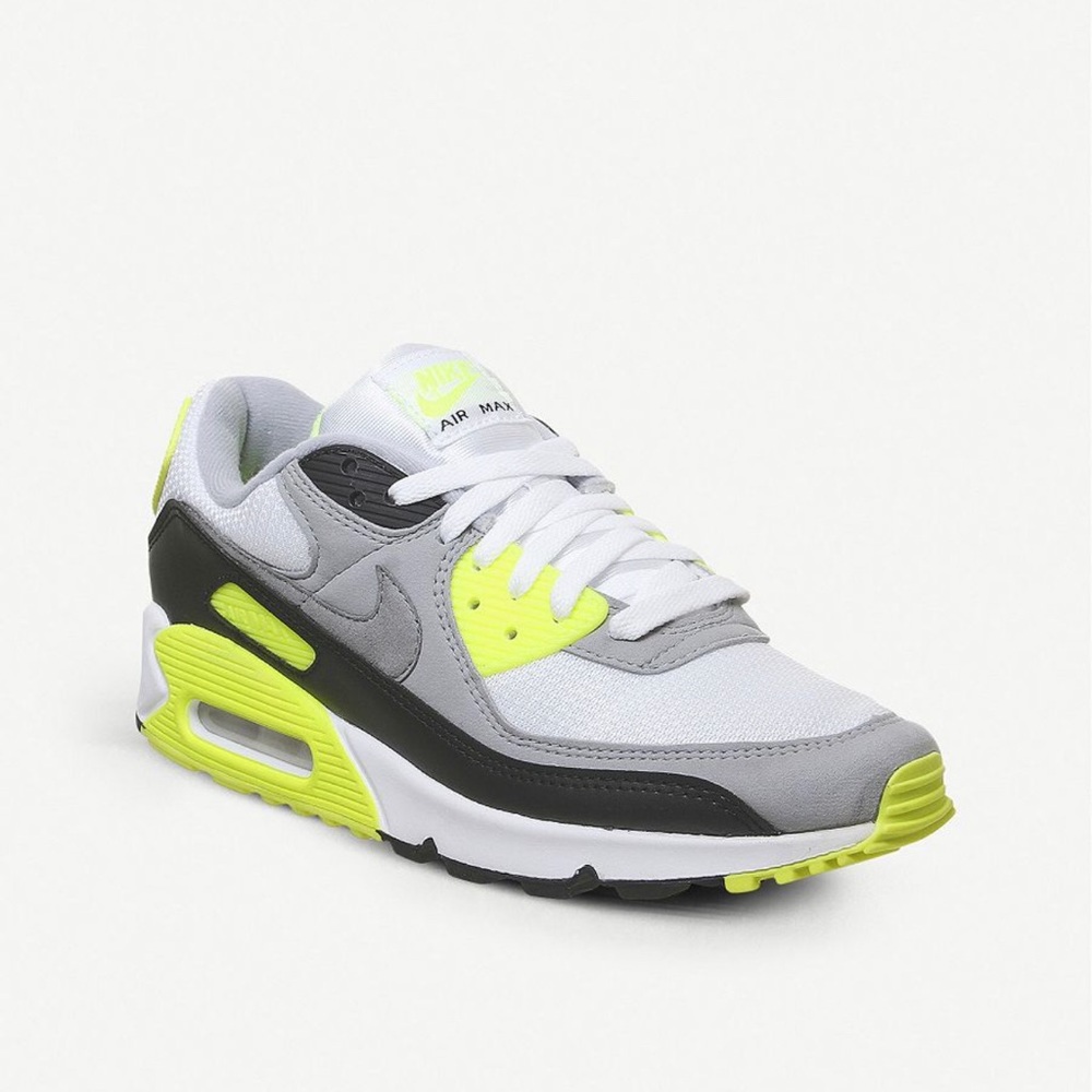 NIKE - Picture 3 of 5